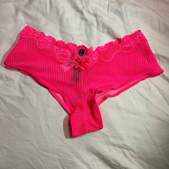 Victoria’s Secret Hot Pink Panties 🩲 - Picture 2 of 11